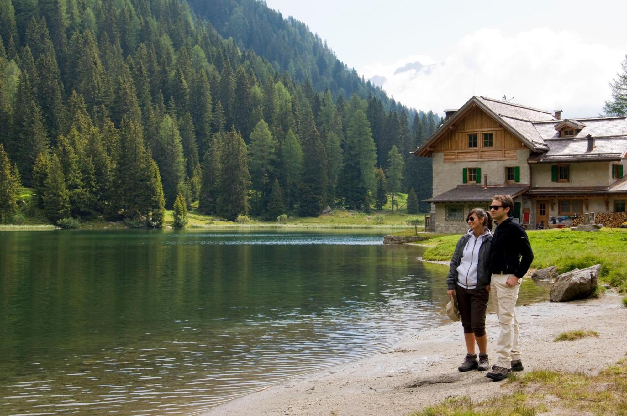 Rifugio Lago Nambino Madonna Esterno foto
