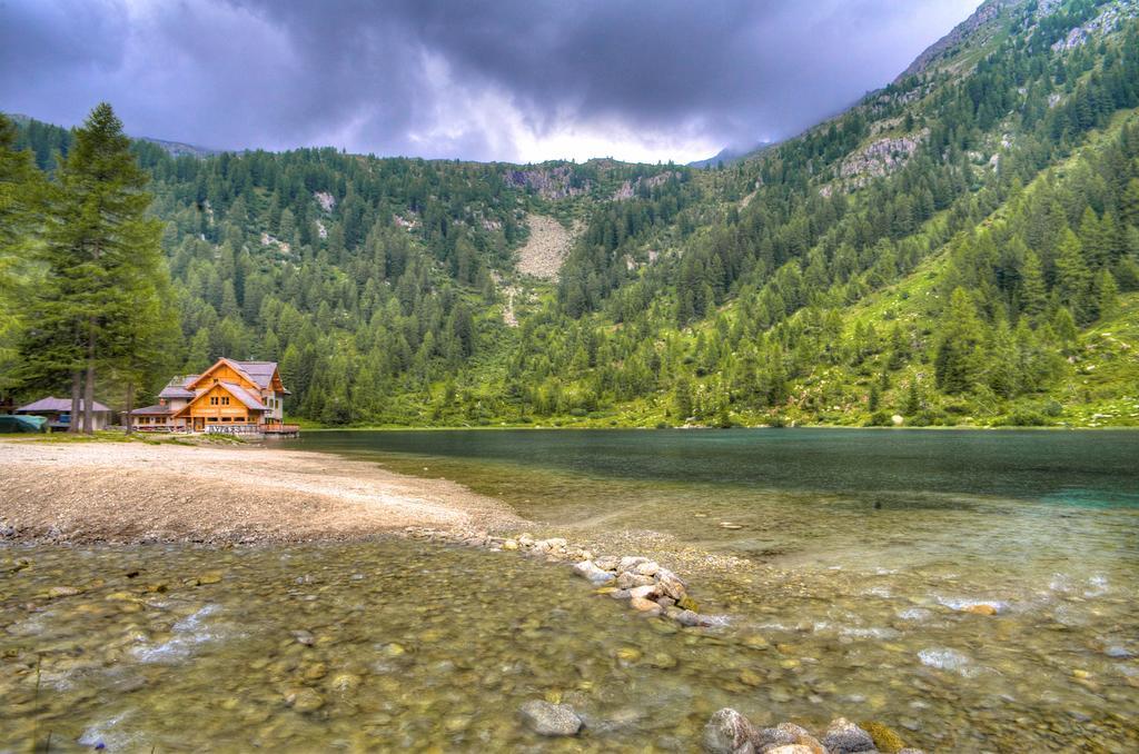 Rifugio Lago Nambino Madonna Esterno foto